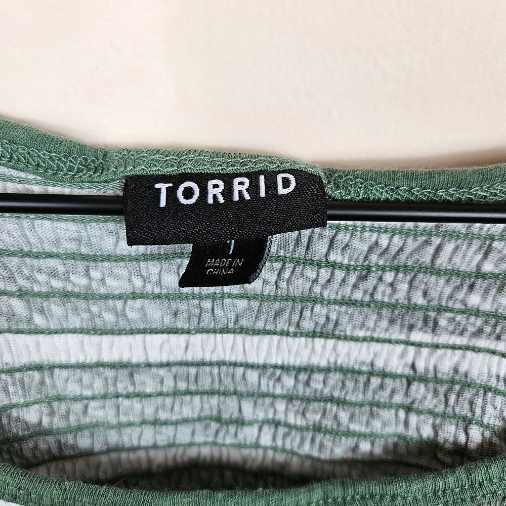 Torrid Smocked Babydoll Hi-Low Top – Green & White 1X - Picture 8 of 10